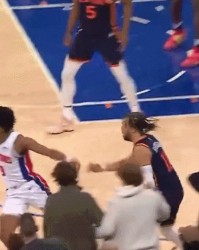 裁判无视关键球野蛮冲撞 蒙蒂赛后爆怒向联盟开炮