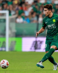 记者：乃比江因急性阑尾炎留在北京治疗，痊愈后再随国安队冬训