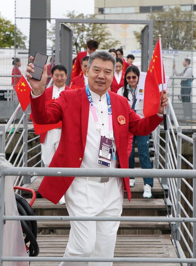1723340262369002438.jpg 巴黎奥运会丨巴黎奥运会开幕式即将举行XxjpseC007057_20240727_MVPFN0A001.jpg